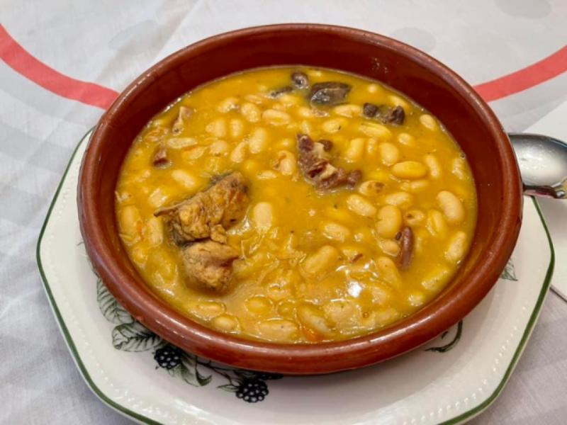 Alubias con perdiz: el plato manchego ideal para el otoño