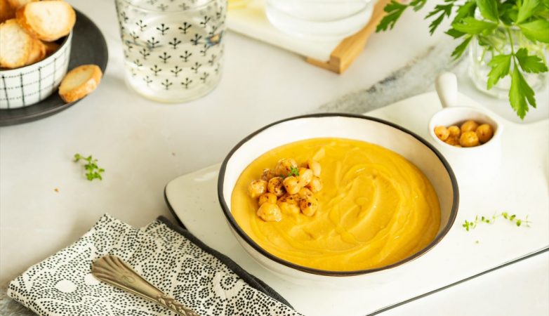 Puré de garbanzos: la receta de Arguiñano que te hará olvidar el hummus 4 Merca2.es bbfcee2f4c33 crema de garbanzos Merca2.es