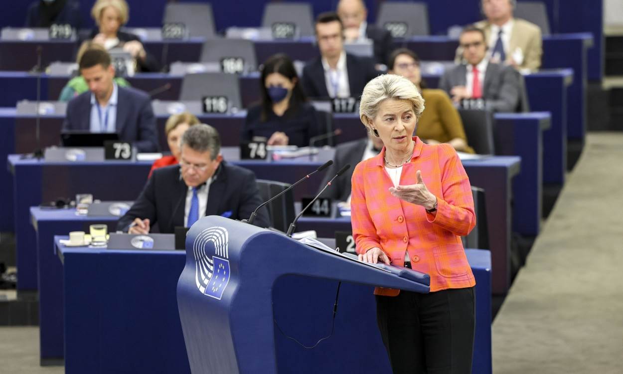 Bruselas pedirá mañana reducciones obligatorias en consumo eléctrico pero aplaza el tope al precio del gas