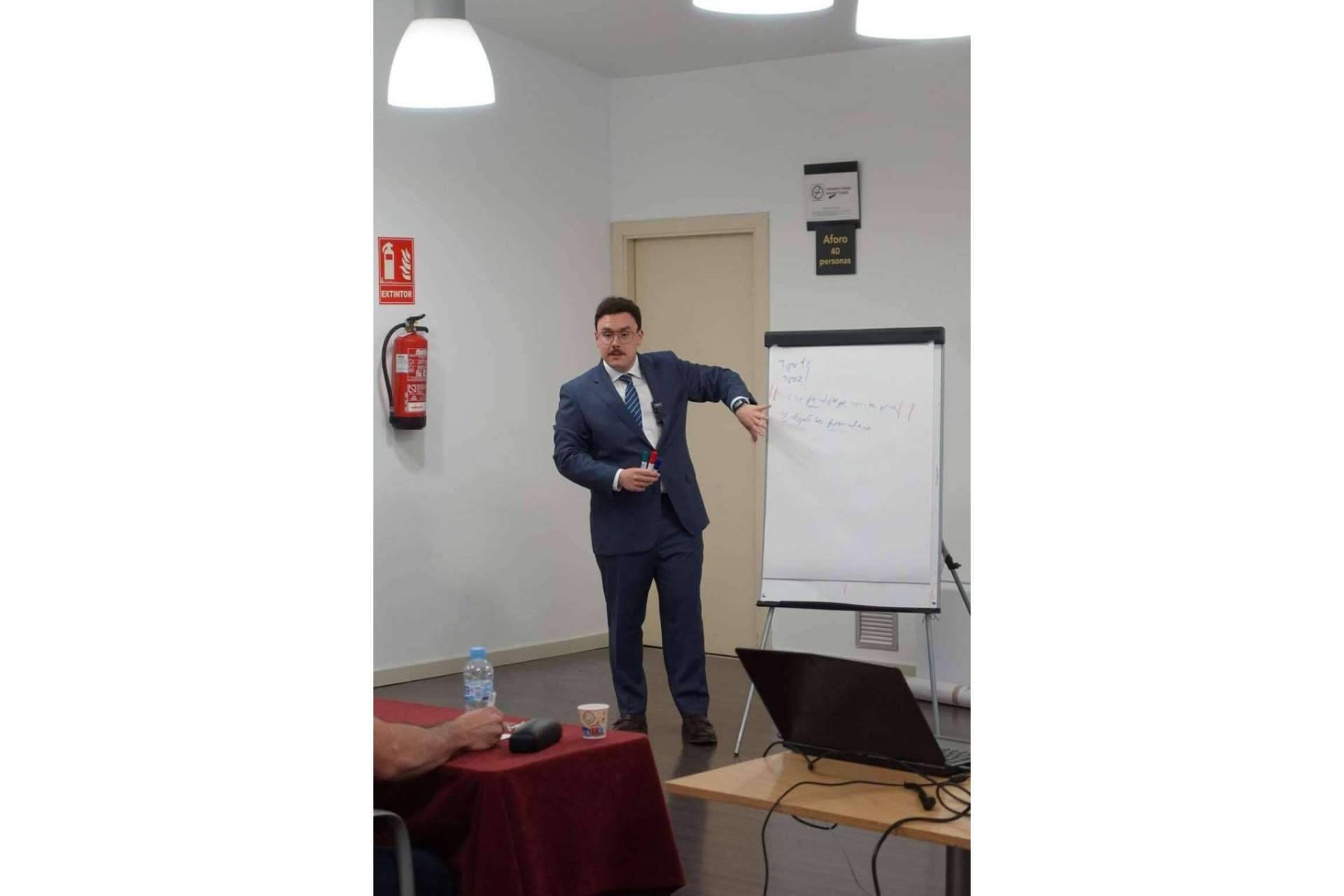 Fernando Miralles inaugura la nueva temporada de formaciones de hablar en público en España y Andorra