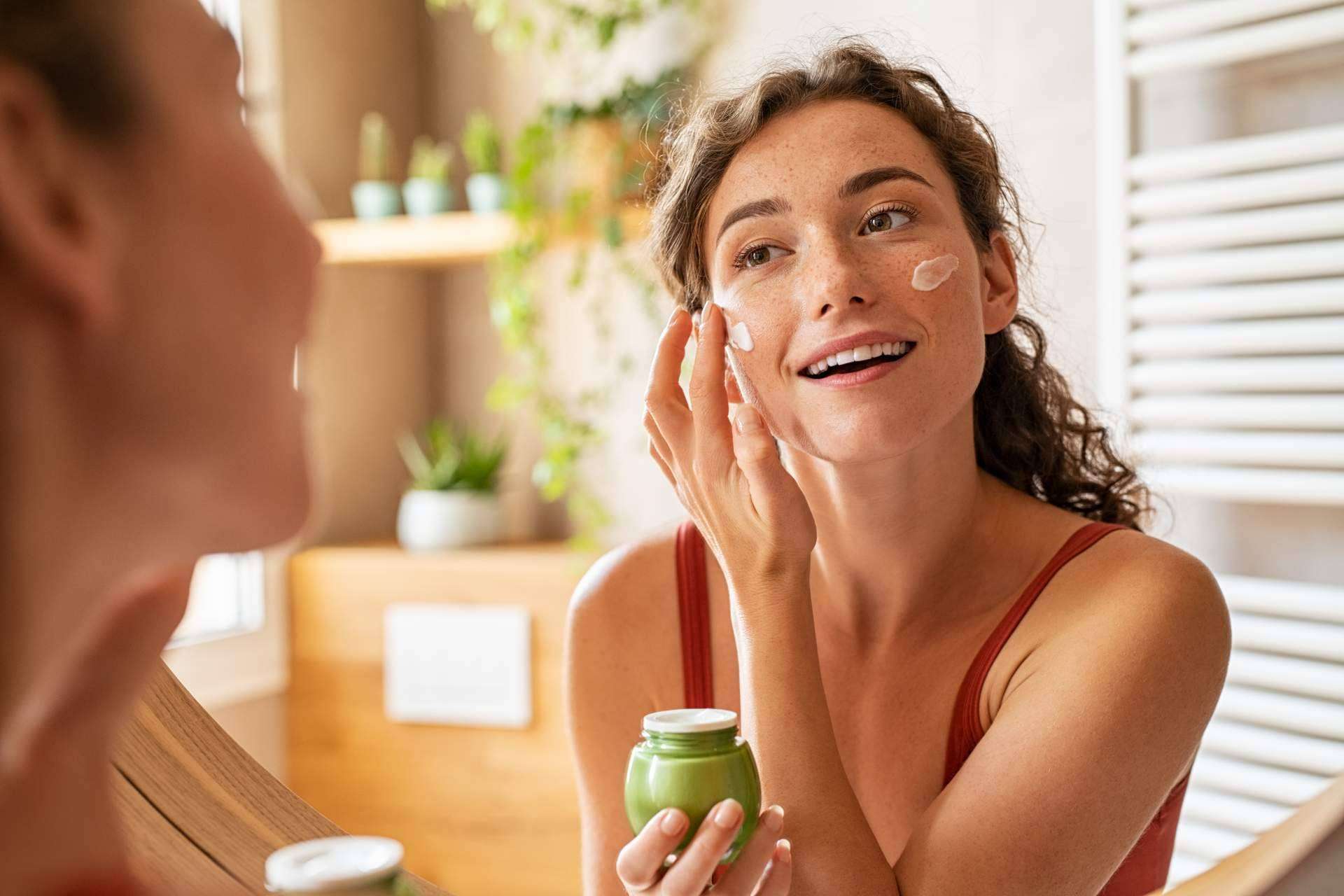 Cosméticos naturales para pieles grasas con BHI Cosmetics
