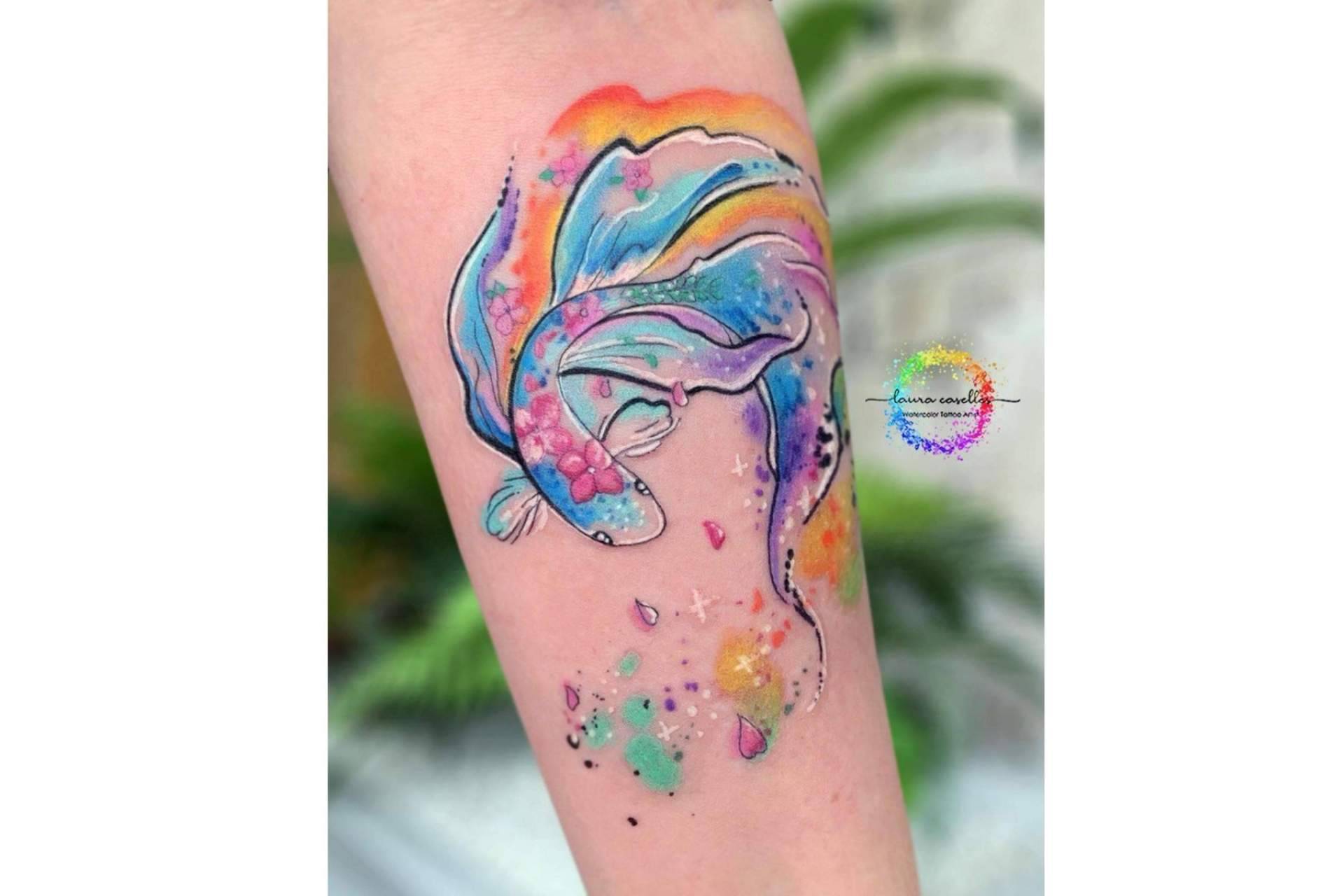 Laura Caselles, la tatuadora acuarela que no deja indiferente