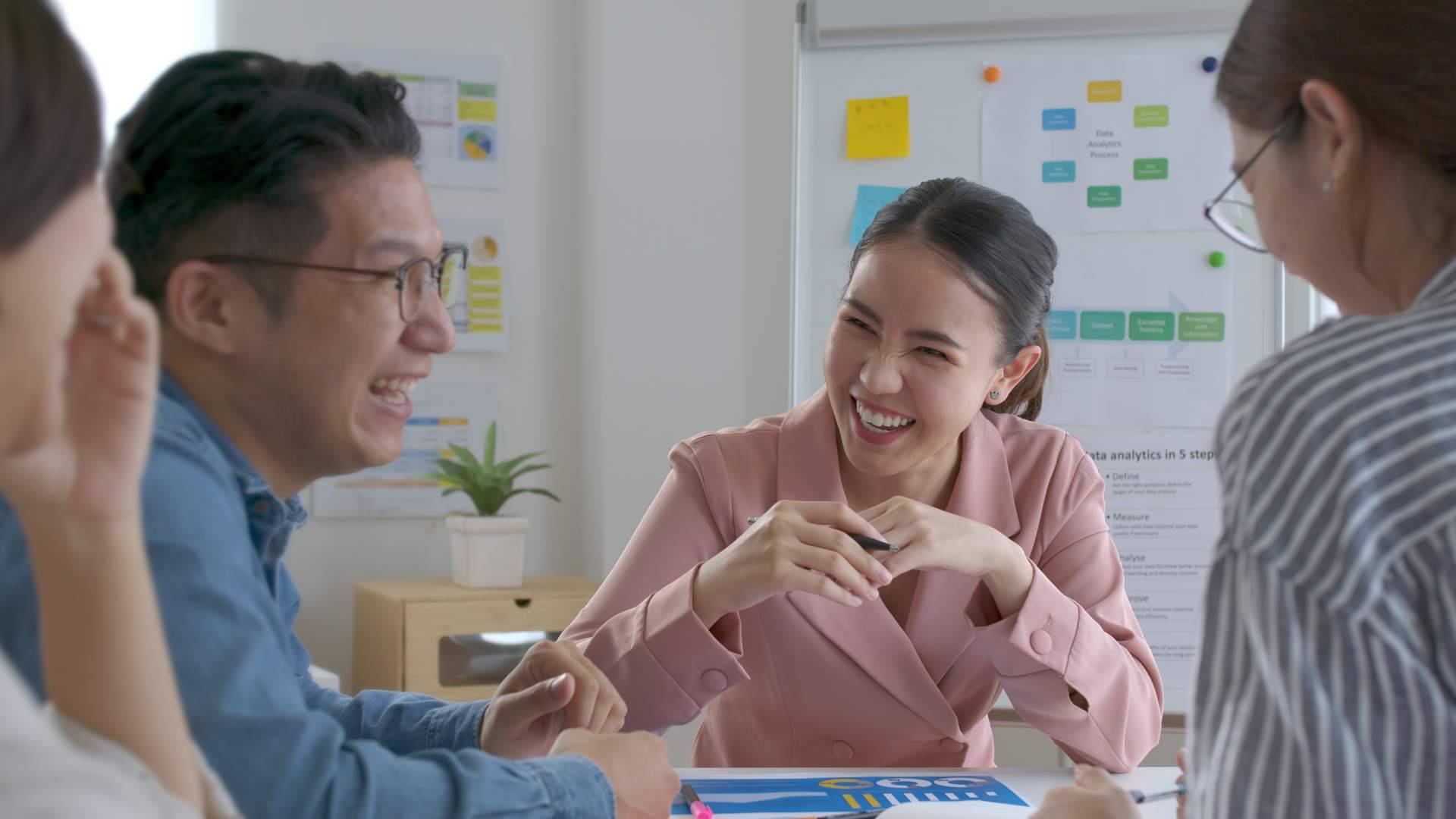 Learn Hot English ofrece una manera fácil de empezar cursos de inglés en la empresa