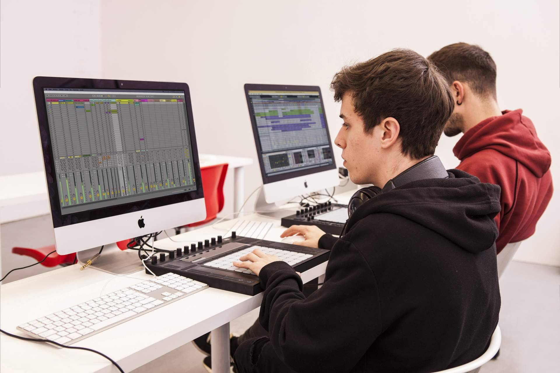 Eumes permite formarse en un curso de producción musical electrónica