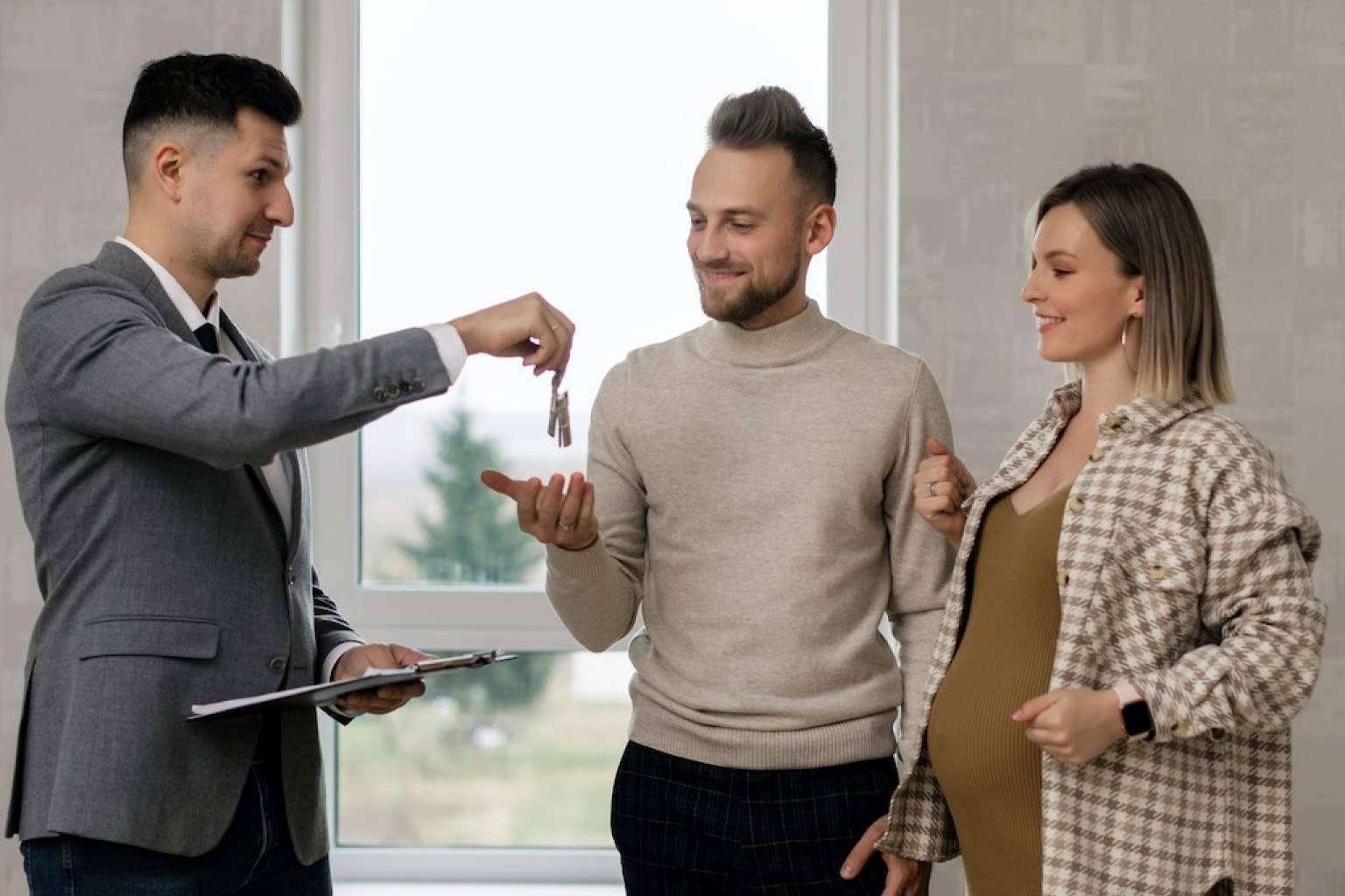 ¿Cómo son las peores inmobiliarias de España y cómo huir de ellas?