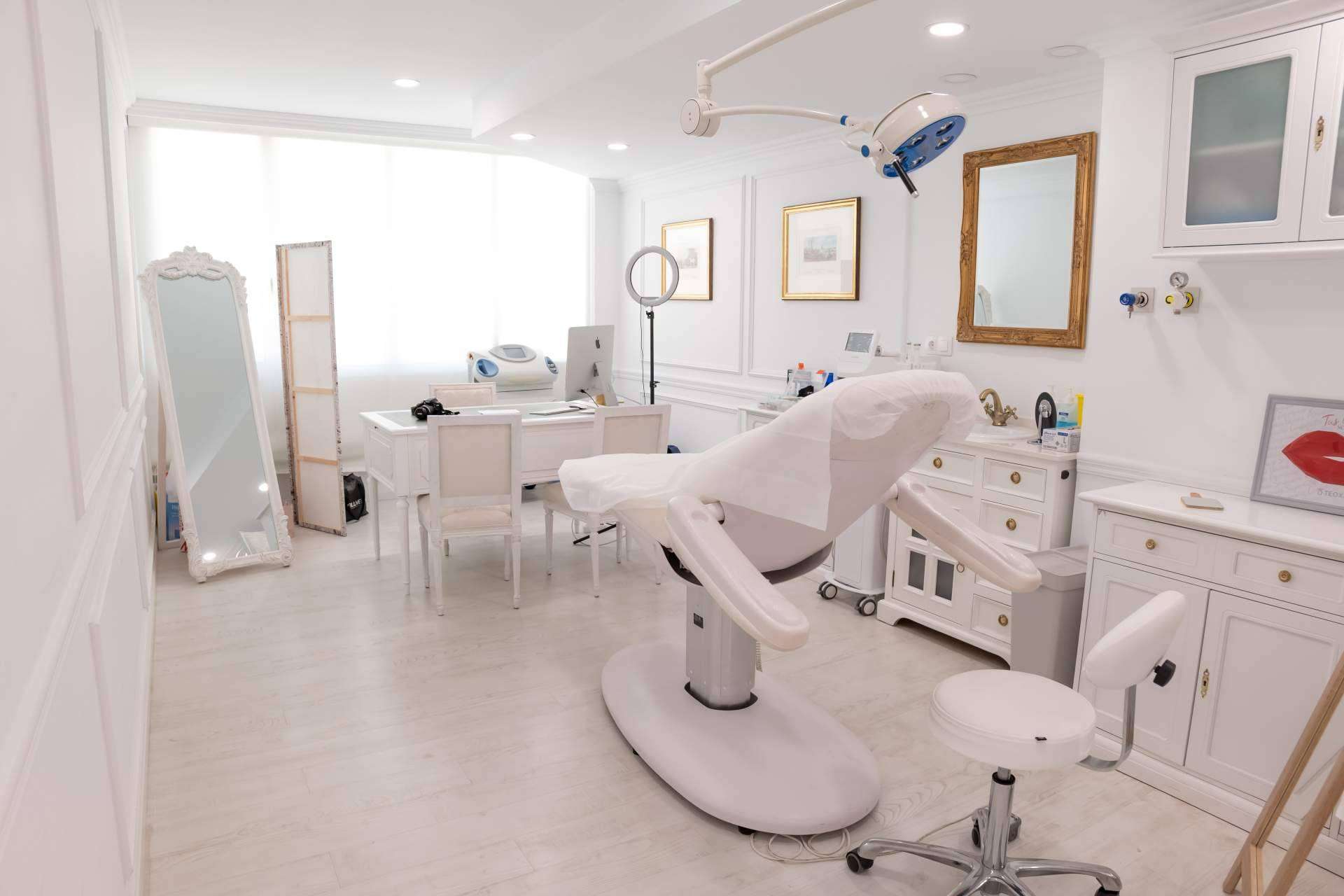 Dr. Roberto Secondi: Oftalmología y medicina estética facial con el especialista