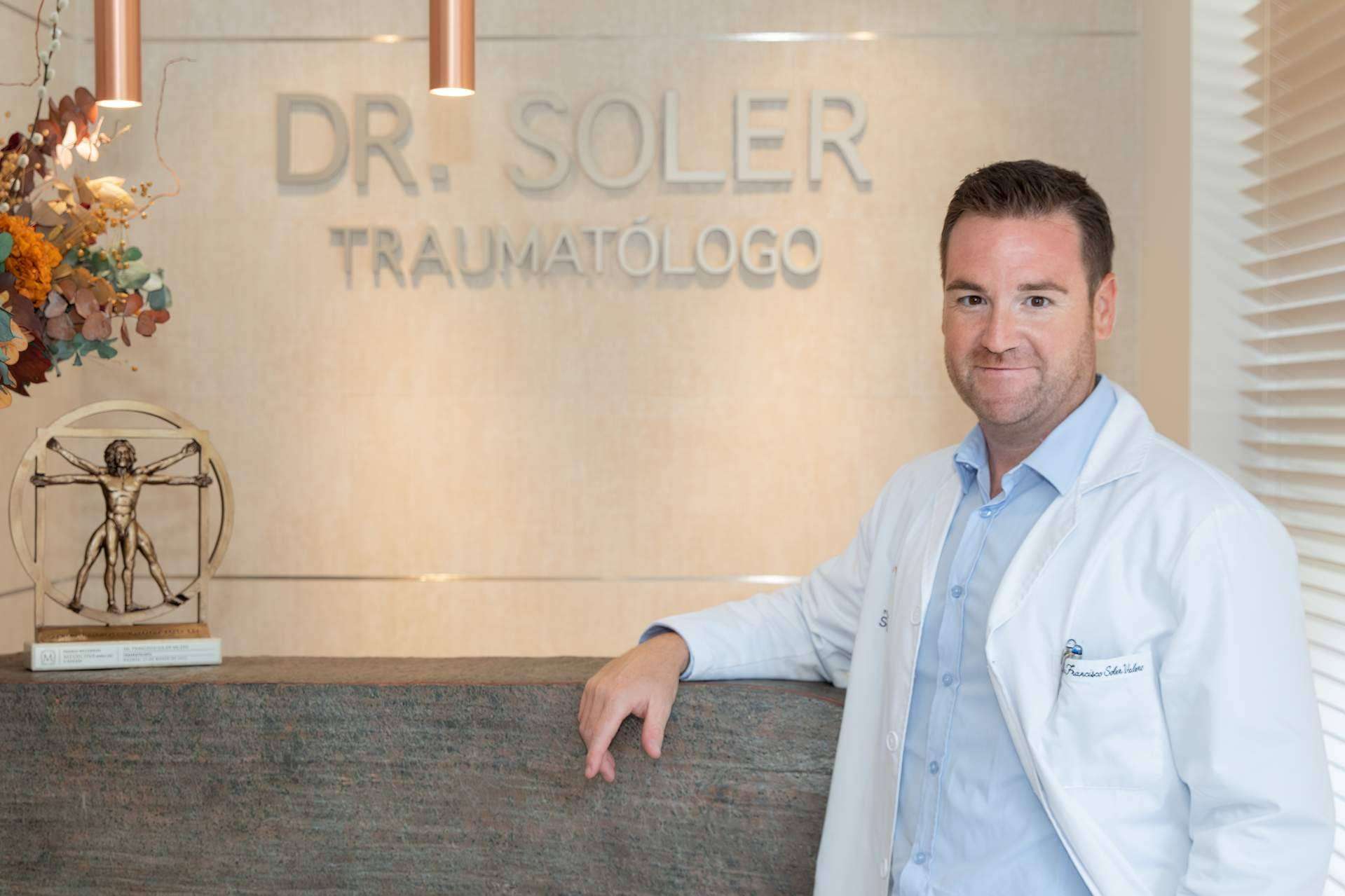 La exclusiva técnica mínimamente invasiva del Dr. Soler Valero para la colocación de una prótesis de cadera
