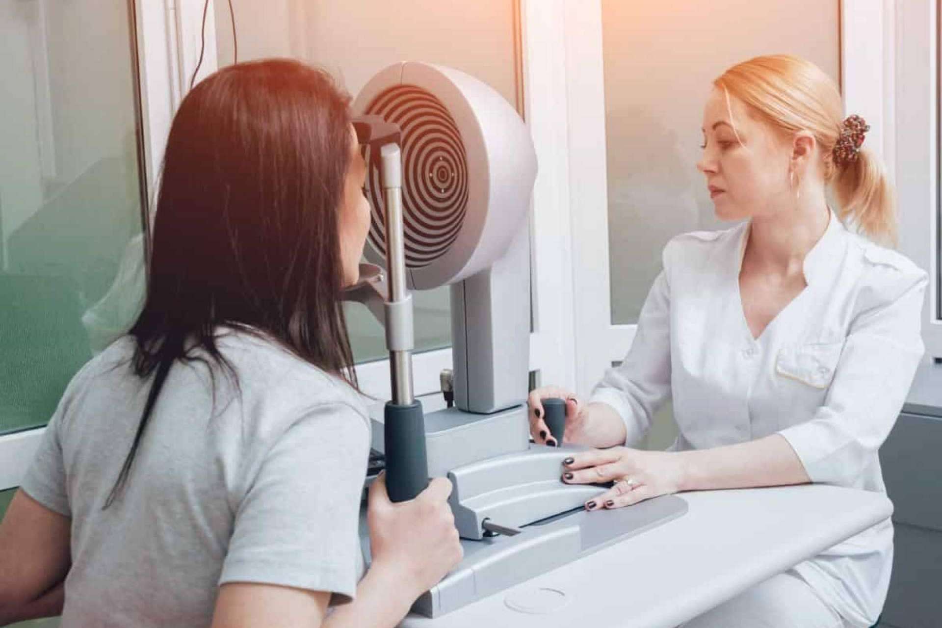 ¿En qué consiste la iridociclitis y cómo se trata?