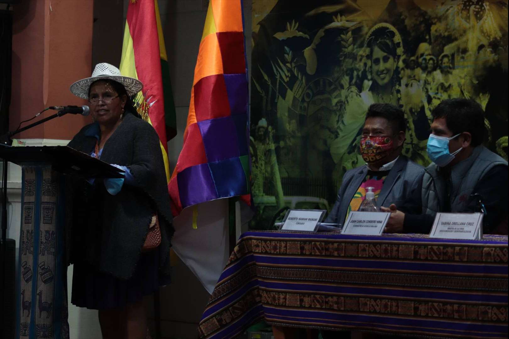 Bienal de Venecia 2022, Warmichacha de Bolivia con el pintor y escultor Guto Ajayu