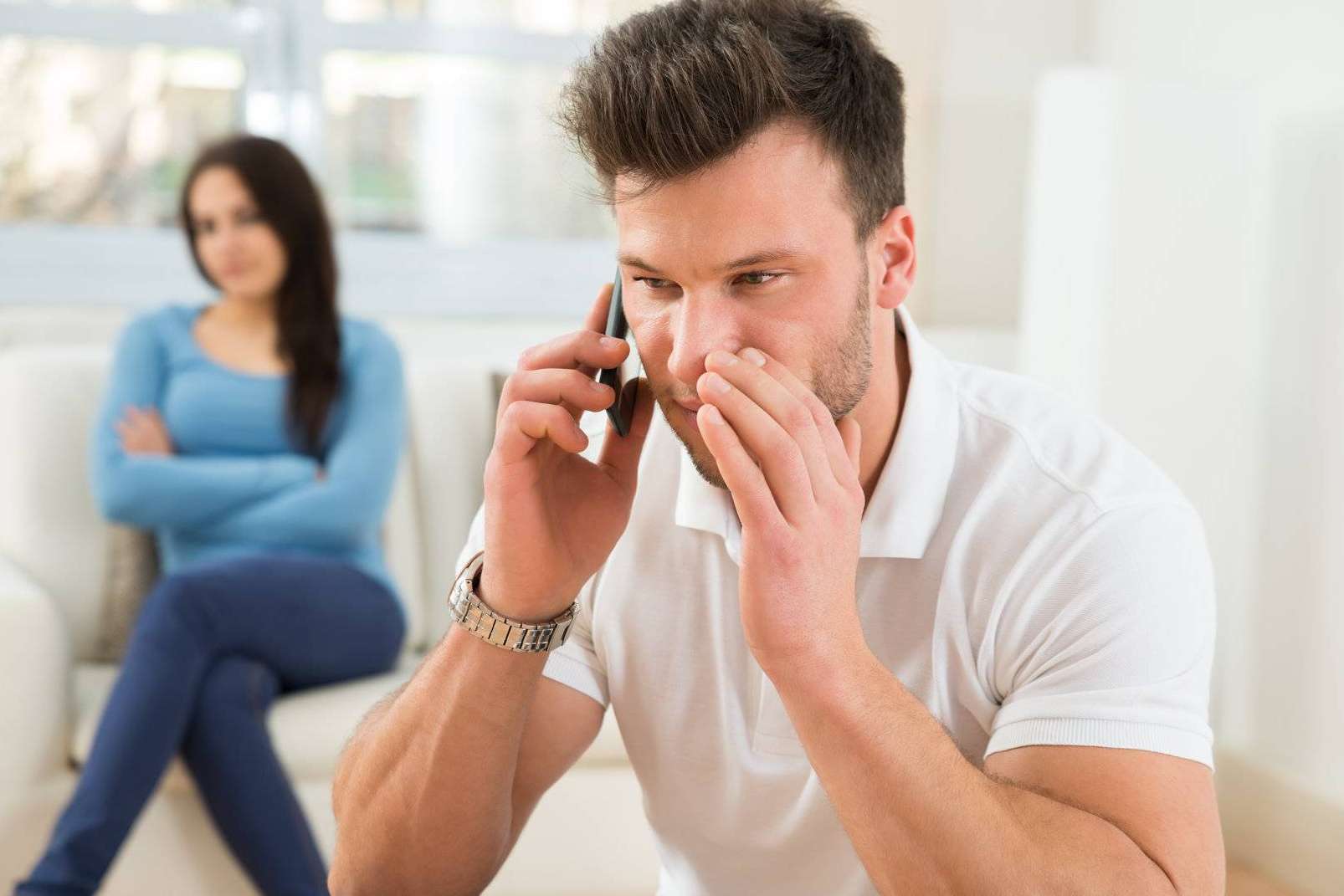 Spyphone, el rastreador para móviles que ayuda resolver dudas en una relación de pareja