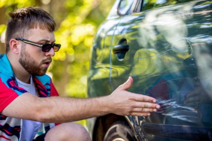 Este producto mágico que tienes en casa elimina los arañazos de tu coche