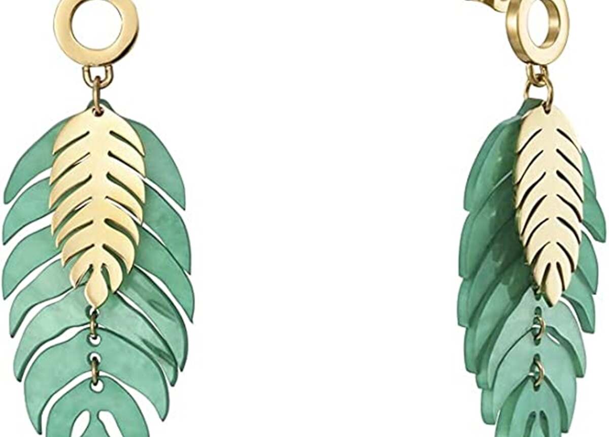 Los pendientes que darán color y alegría a tus looks de otoño son de Viceroy, dorados y por 35 € en Amazon