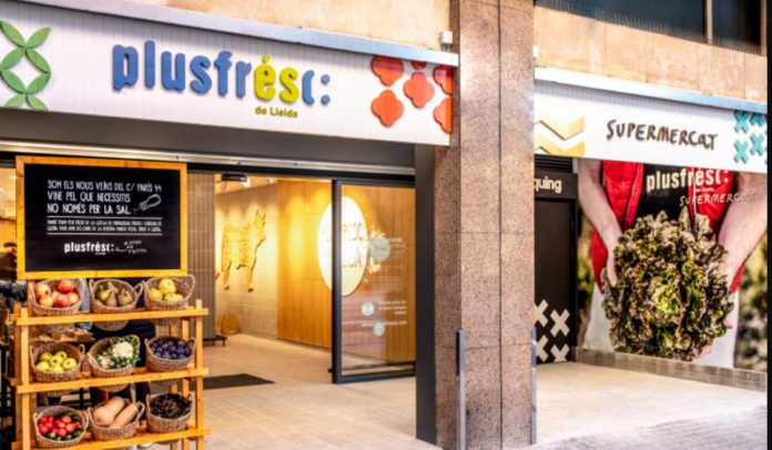 Plusfresc, el supermercado que se asienta en la zona noble de Barcelona