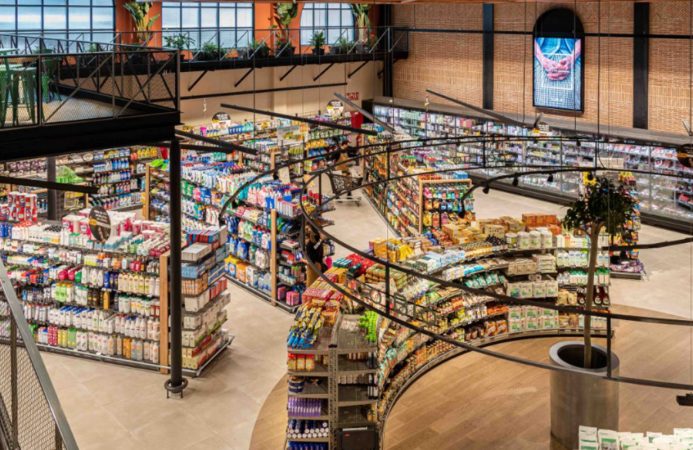 Plusfresc, el supermercado que se asienta en la zona noble de Barcelona