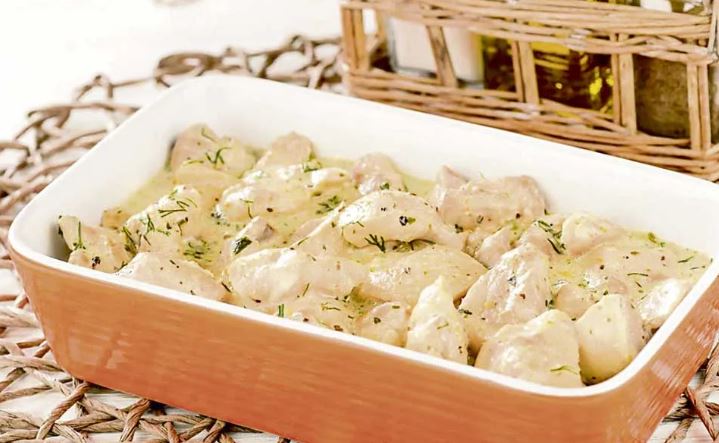 Pollo a la bechamel: una receta fácil con un sabor de sobresaliente