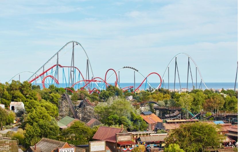 Portaventura cuadruplica ingresos y vuelve a los beneficios tras la pandemia