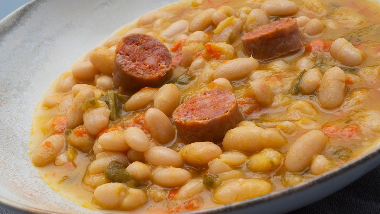 Alubias con chorizo: el plato más nutritivo para hacer un domingo
