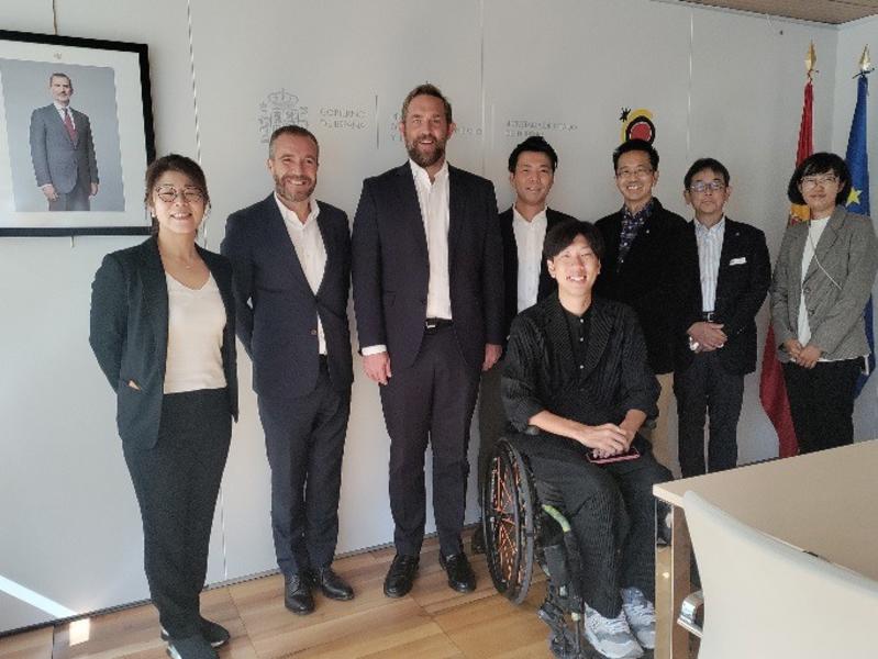España promueve el turismo inclusivo para personas con discapacidad con turoperadores japoneses