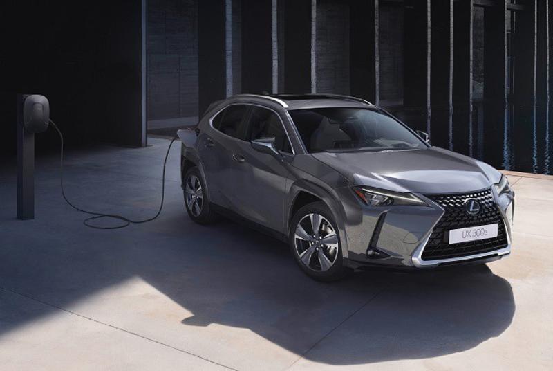 Lexus aumenta un 40% la autonomía del nuevo UX 300e, hasta 450 kilómetros