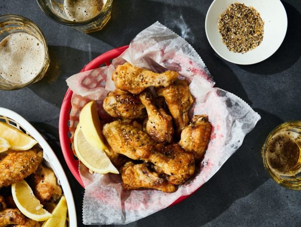 Alitas de pollo al limón: el truco para que queden crujientes 