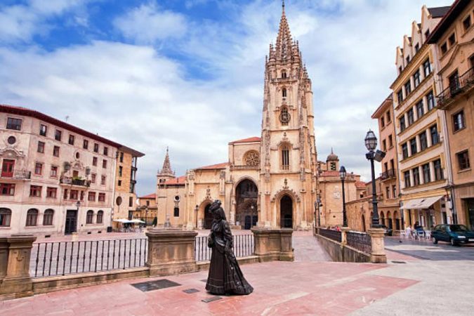 Ciudades de España con mejores universidades: Oviedo