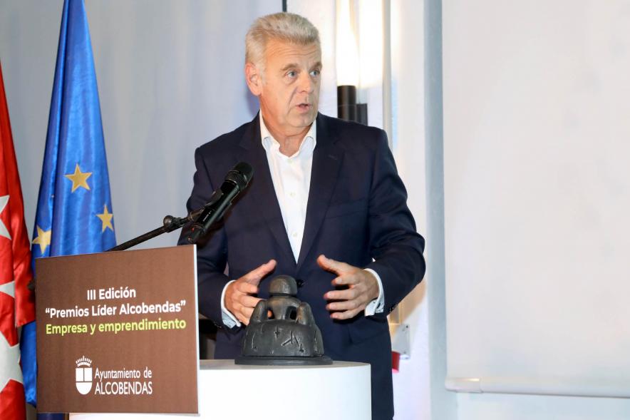Francisco Javier Santamaría de Qualicaps recibe el Premio Líder Alcobendas en Empresa y Salud