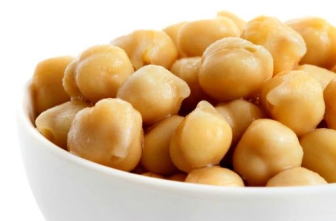 primeros pasos del potaje de garbanzos y espinacas