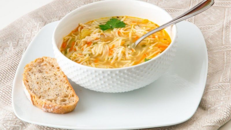 caldo de pollo