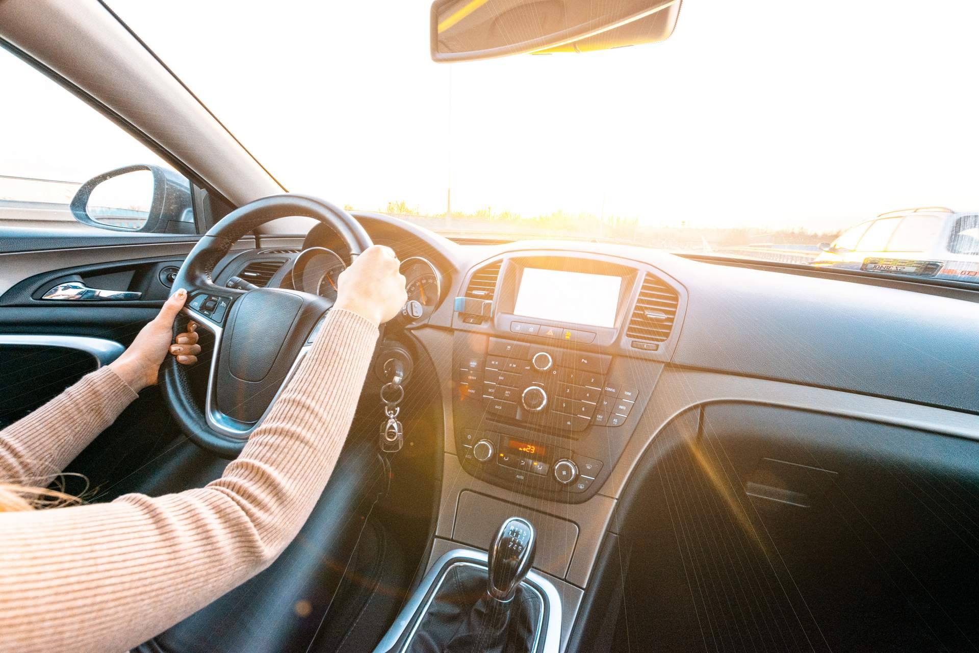 El renting de coches de Renting Car Fácil, una excelente opción para disfrutar coches de estreno