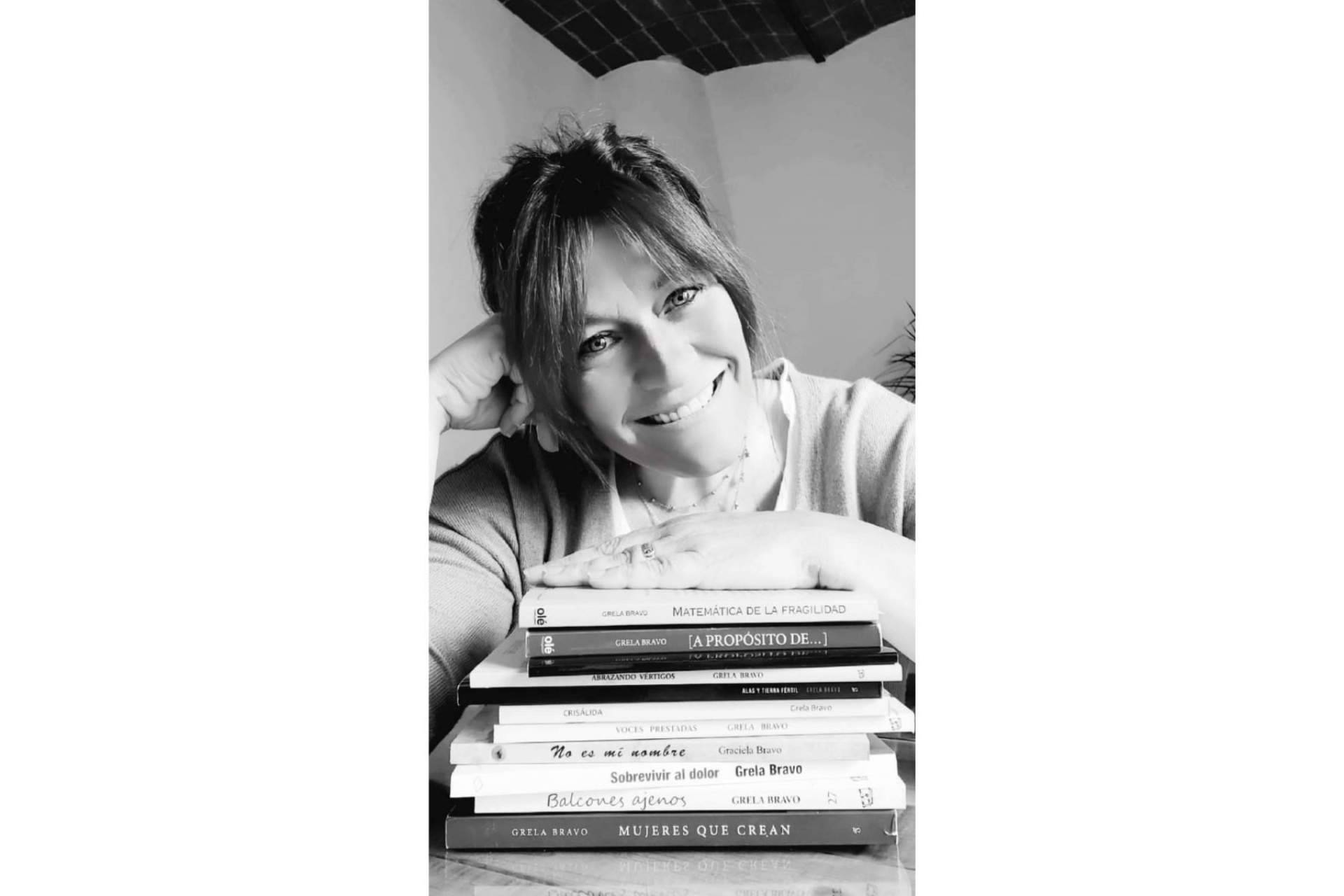 Grela Bravo presenta ‘Maneras de decirlo’, su doceavo libro, con el que invita a abrazar la libertad