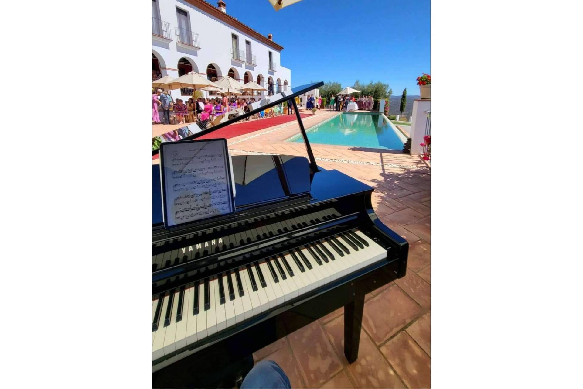 Piano Para Eventos acompaña a los novios en el día de su boda