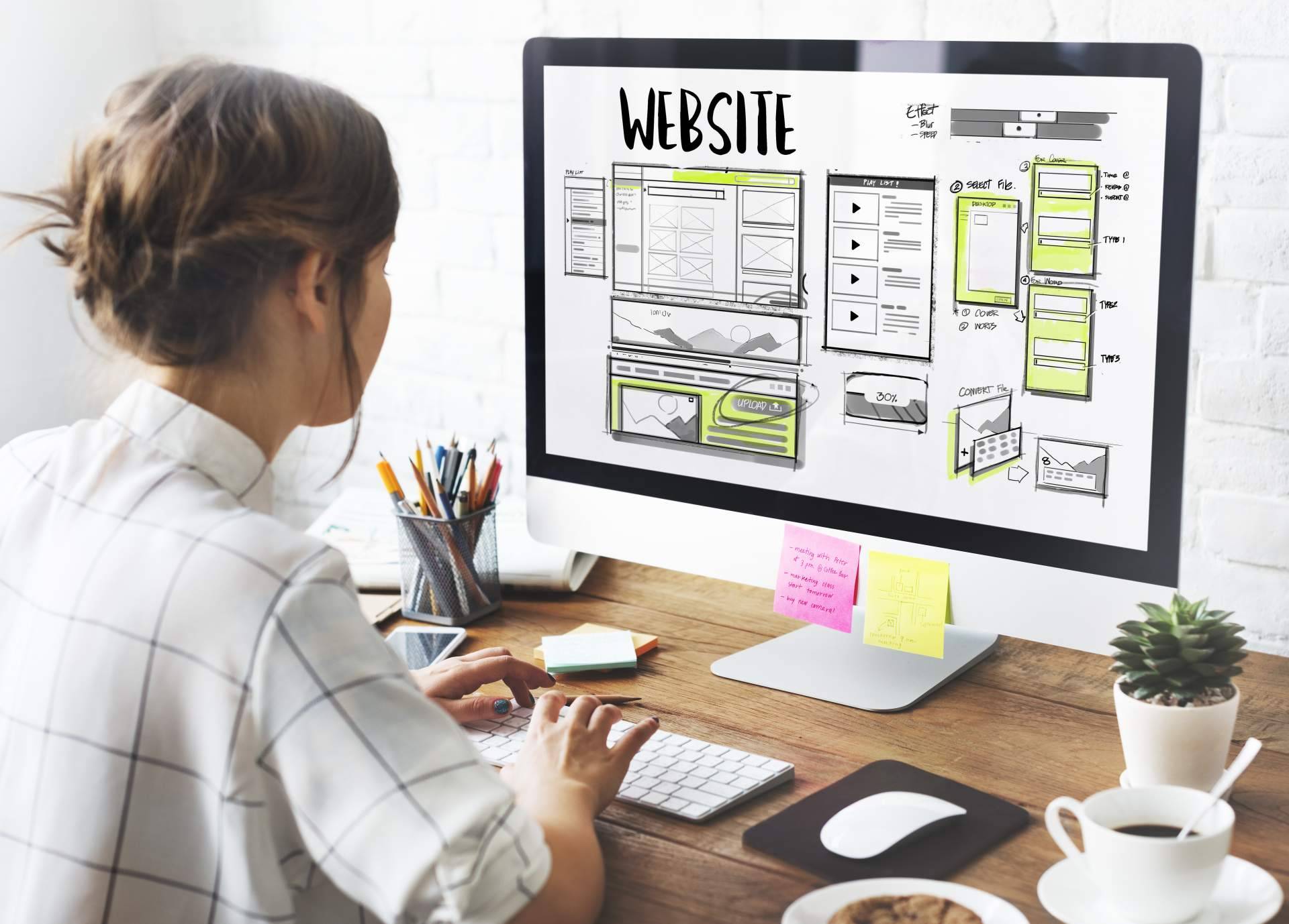 En qué consiste el mantenimiento de una página web, por Jose AMD