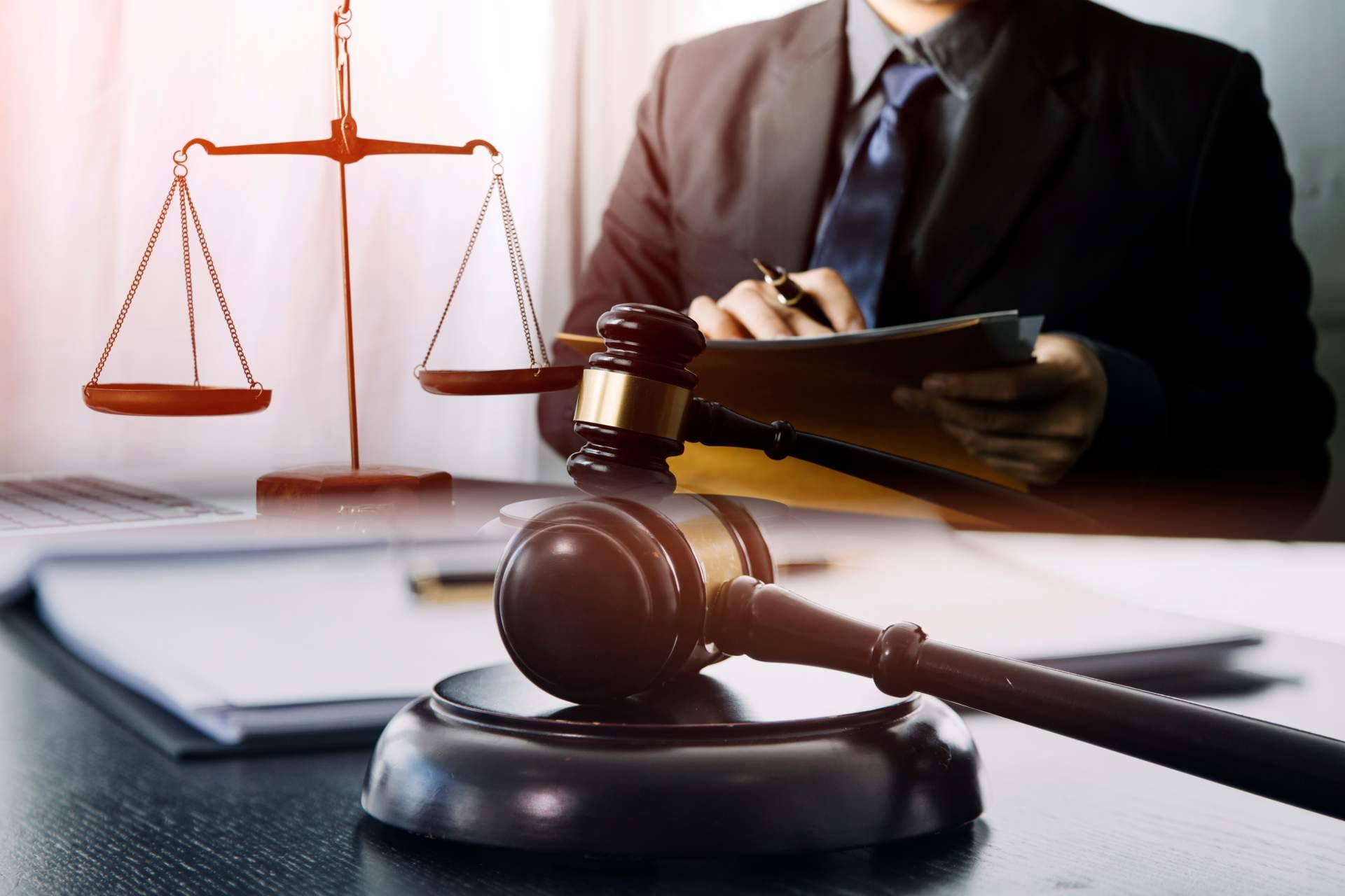 Legalcity sobre los requisitos e instrucciones para adquirir el permiso de arraigo por formación
