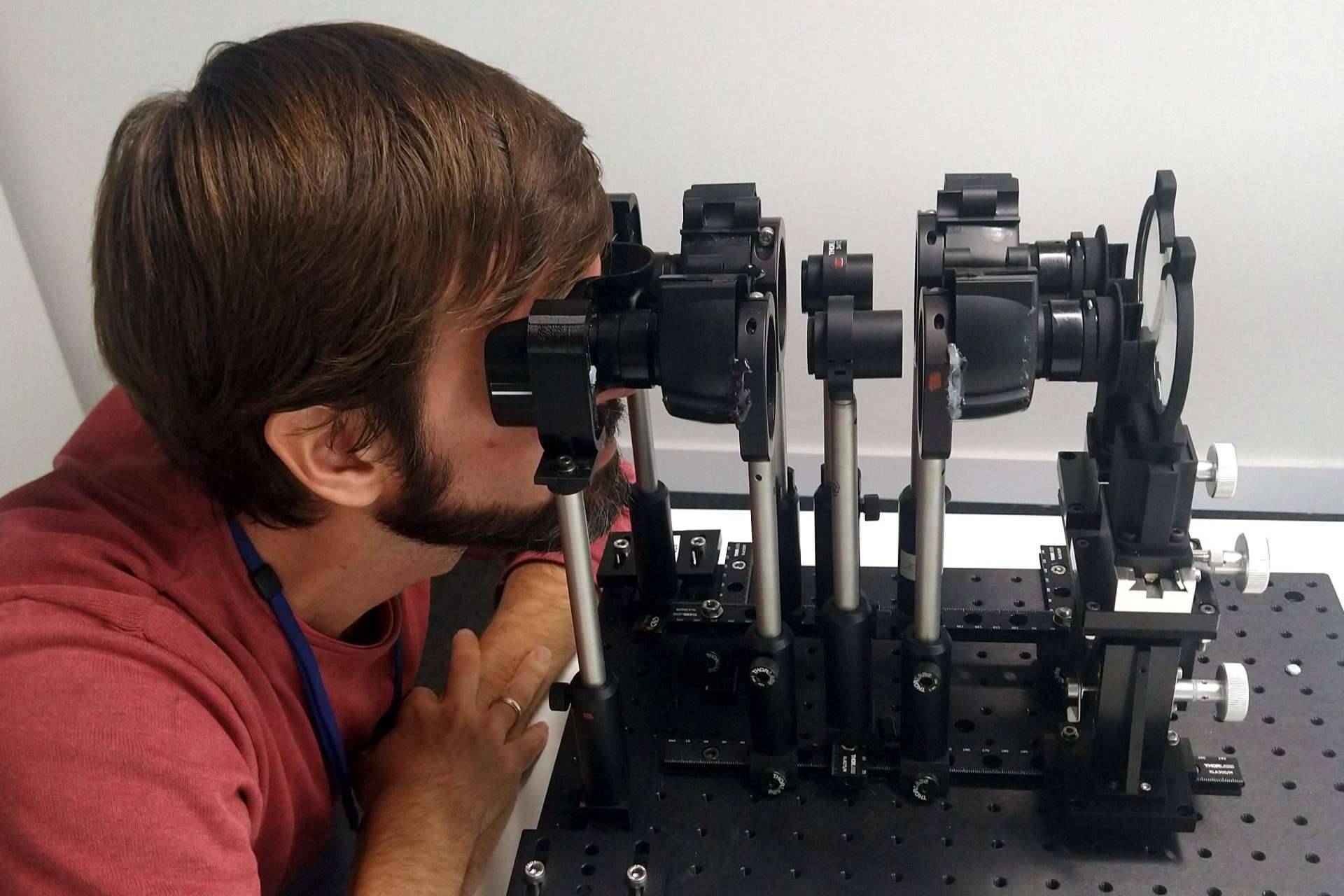El demostrador de lentes progresivas que permite validar in situ y anticipadamente el confort de visión del usuario, desarrollado por 2EyesVision, INDO y Limbak
