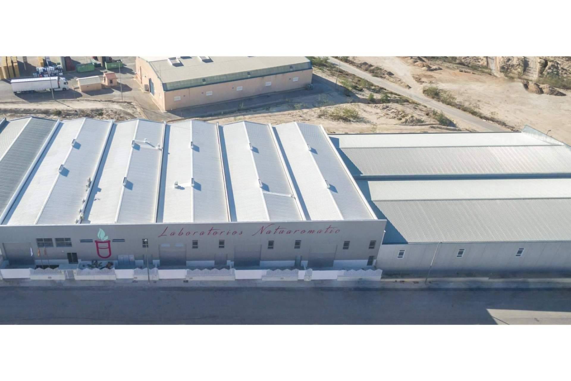 Laboratorios Natuaromatic destina 300.000 € en la ampliación de +2.000 m² de sus instalaciones