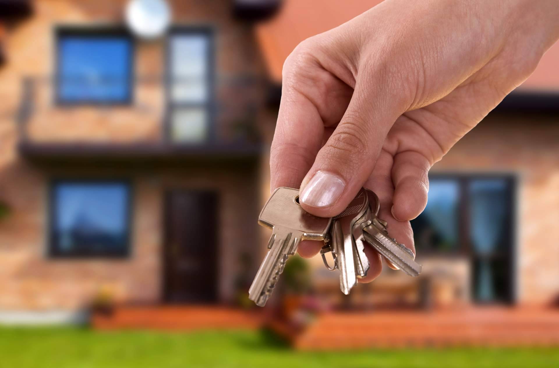 El equipo de profesionales inmobiliarios de Málaga que trabaja en exclusiva para el cliente en la venta de su vivienda, D&A Inmobiliaria