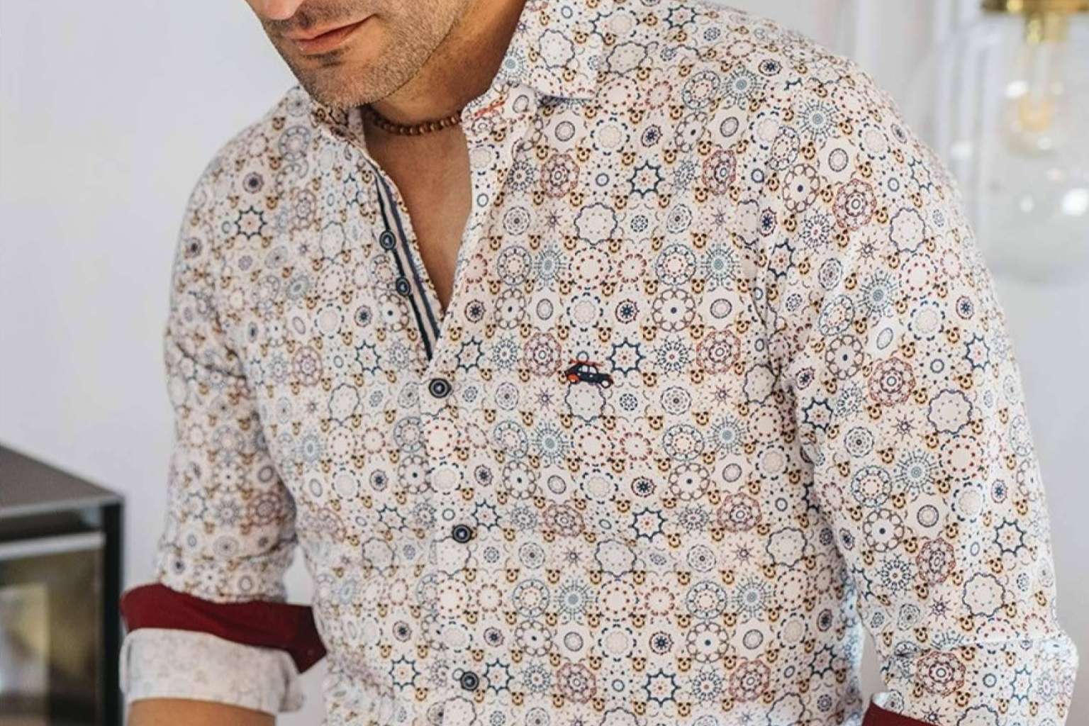 The Surfcar lanza al mercado nuevas camisas estampadas de hombre