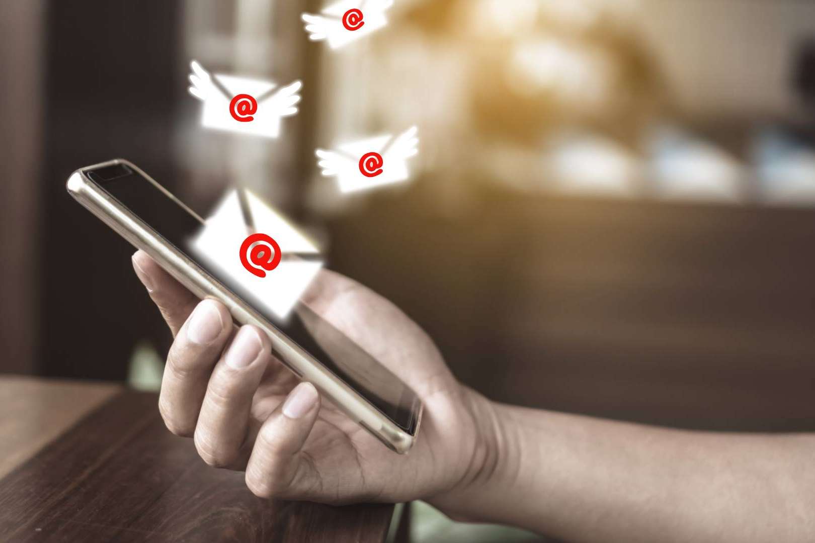 Por qué es eficaz el envío de comunicaciones segmentadas y automatizadas, según iurny