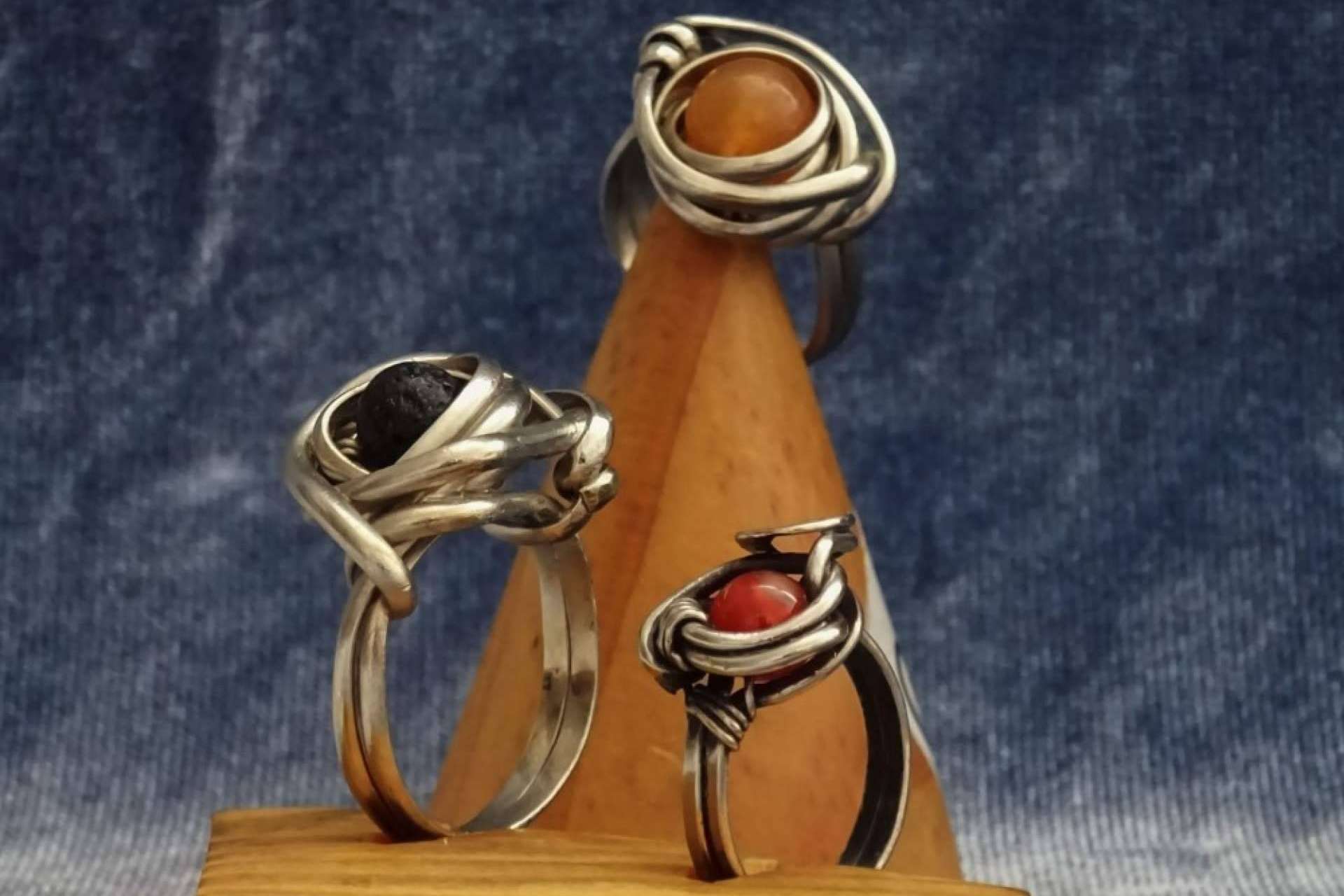 Fabricación de joyería artesanal y sostenible en Ecolibrí