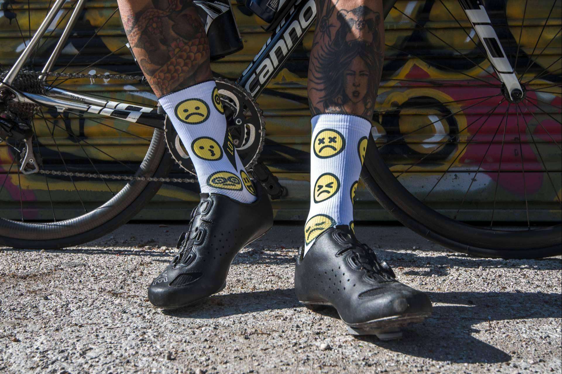 Calidad y diseño en los calcetines ciclismo y running de Maldita Buena Suerte