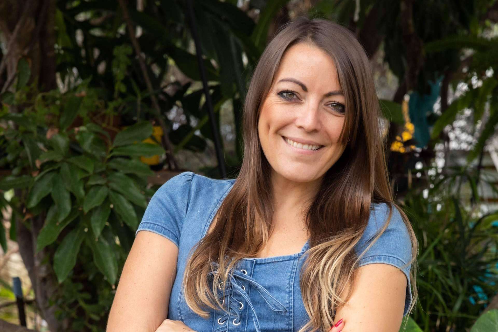Cómo recuperar la feminidad hablada en una voz virilizada por los esteroides
