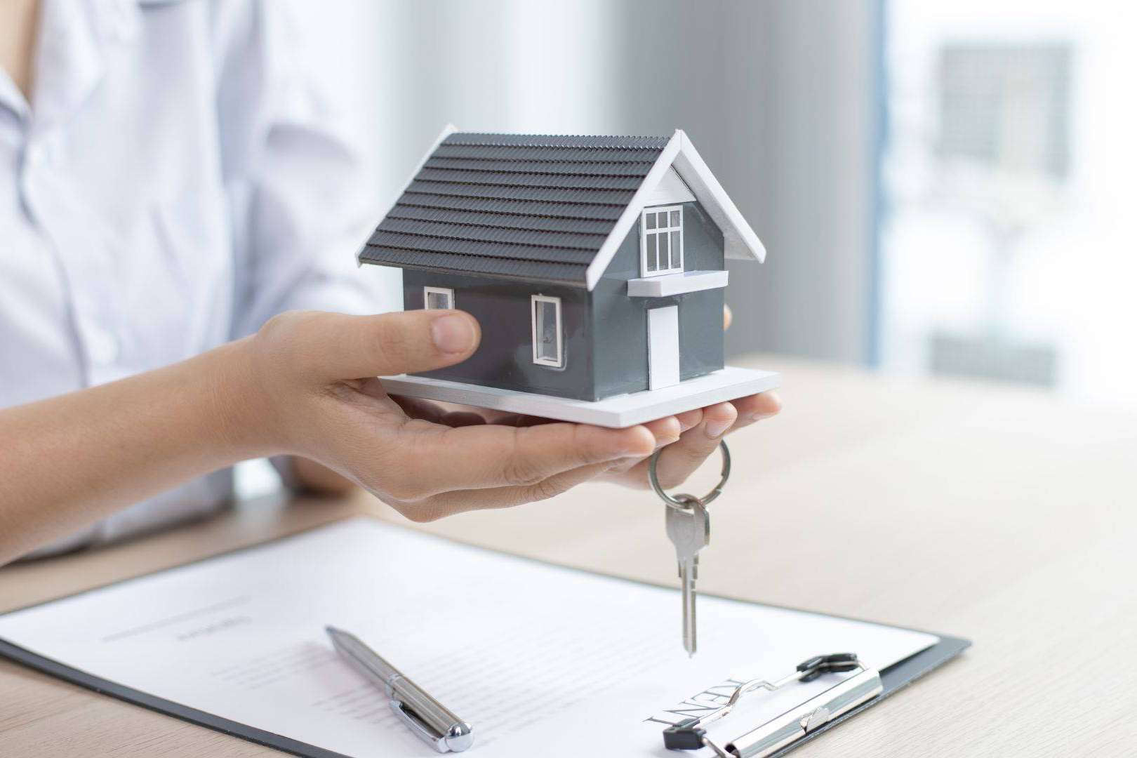 Invertir en bienes inmuebles de la mano de inversores inmobiliarios expertos para conseguir ingresos pasivos