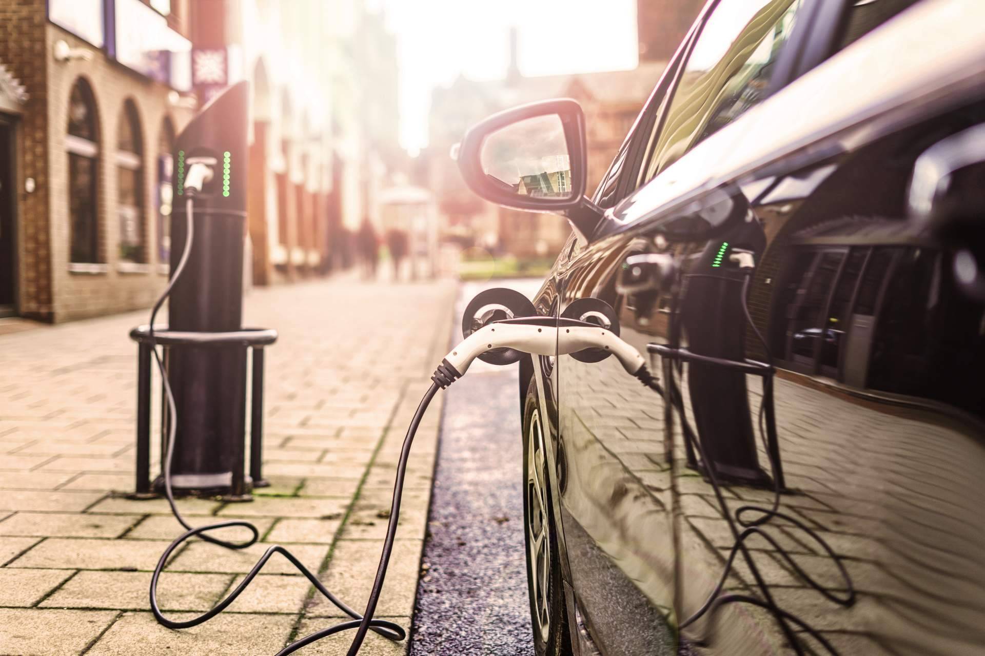 Los servicios enfocados en la movilidad eléctrica de AsesorEnergético.info