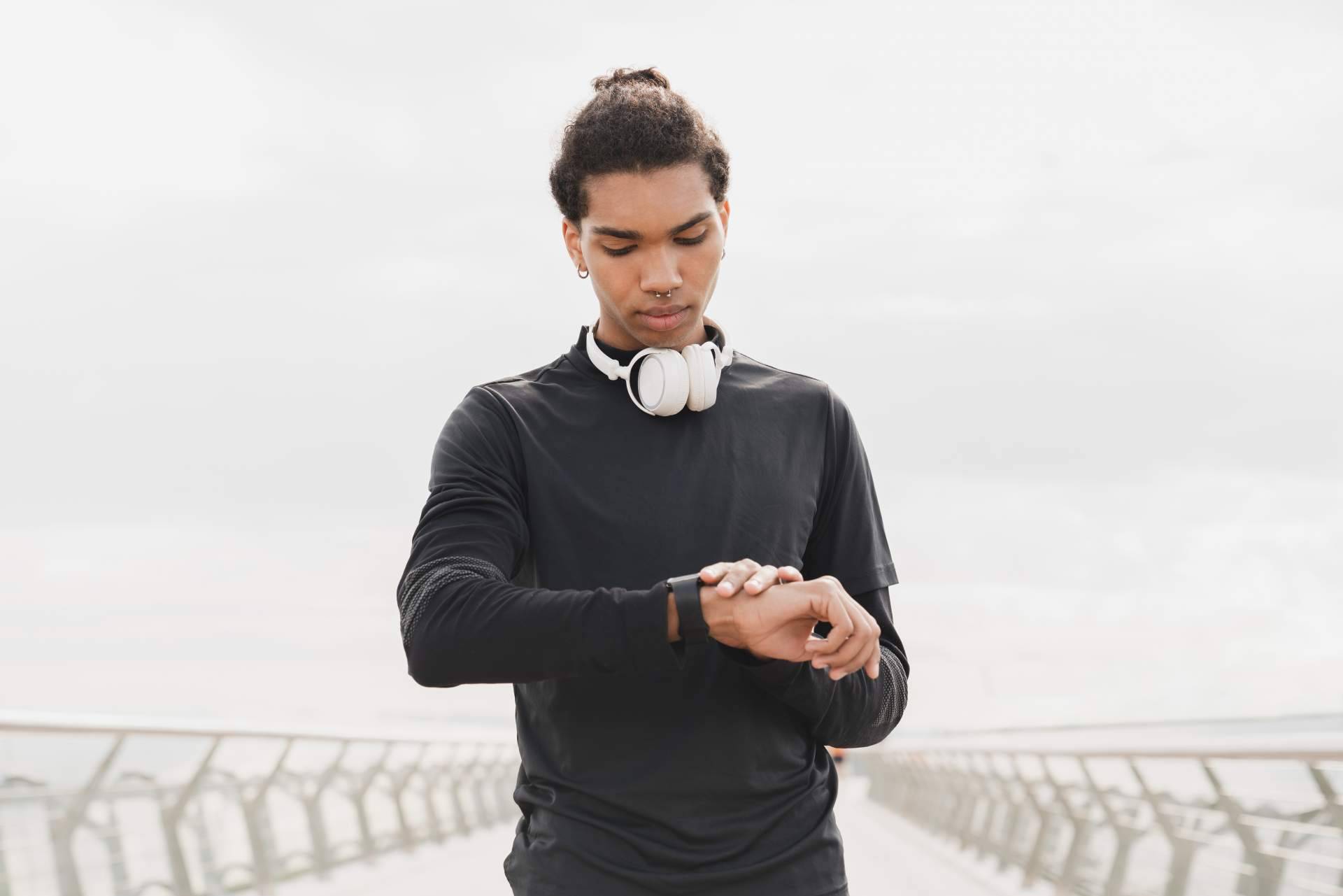 El reloj inteligente Amazfit T-REX 2 resiste a cualquier aventura