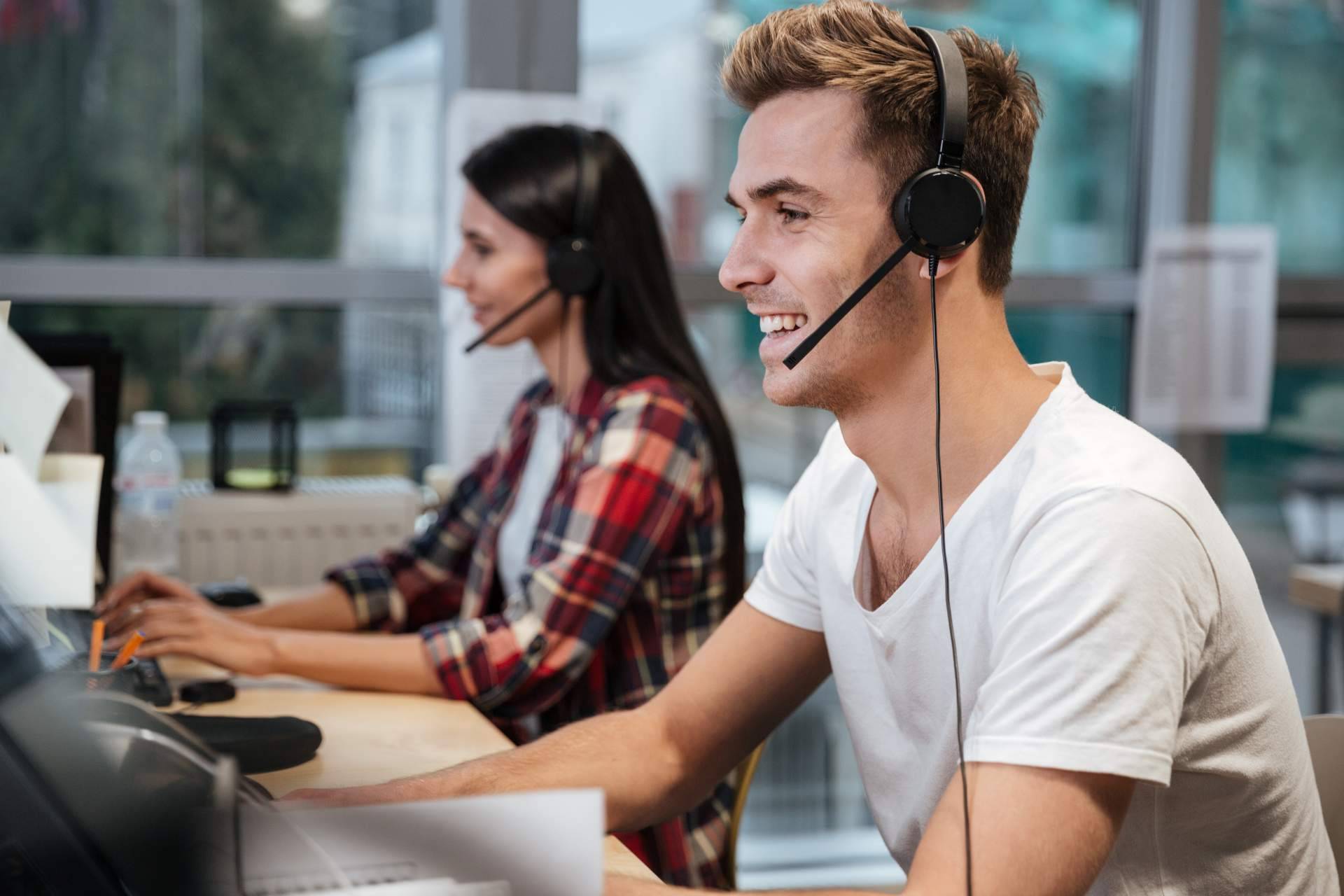 Beneficios de contar con un call center en las empresas, por Voiper