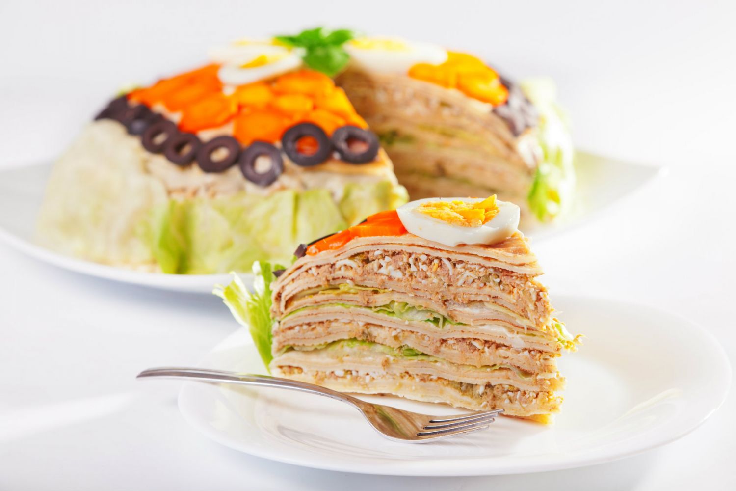 El pastel salado de crepes más original para sorprender en fiestas y cumpleaños