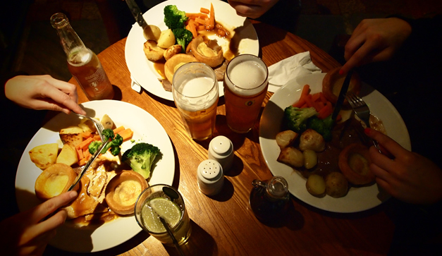 una buena chela y una buena comida Merca2.es
