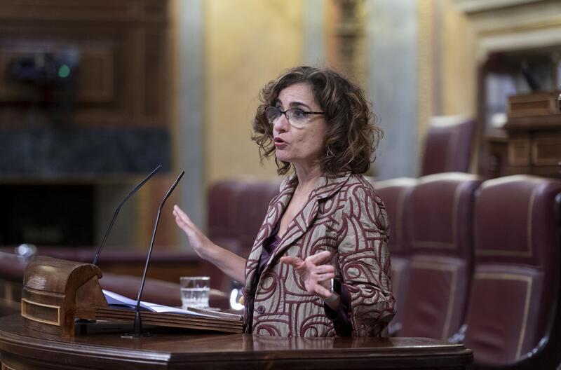 Montero pide «altura de miras» a los grupos con los PGE: «Aportan tranquilidad, estabilidad y seguridad»