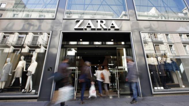 Zara, Mango y Apple: el 80% de los compradores adelanta las Navidades al Black Friday