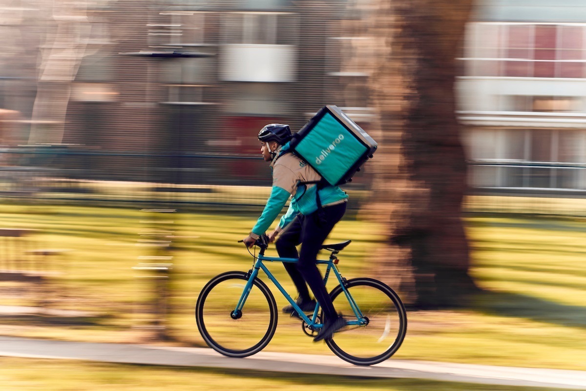 Deliveroo sigue perdiendo terreno ante la ‘ley rider’